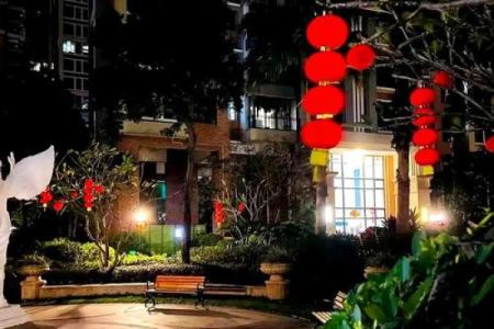 对面房子晚上亮红光风水