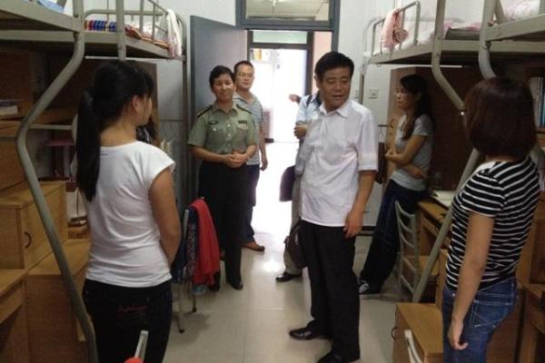 风水讲座_大学女生宿舍晚上卧谈会都谈什么